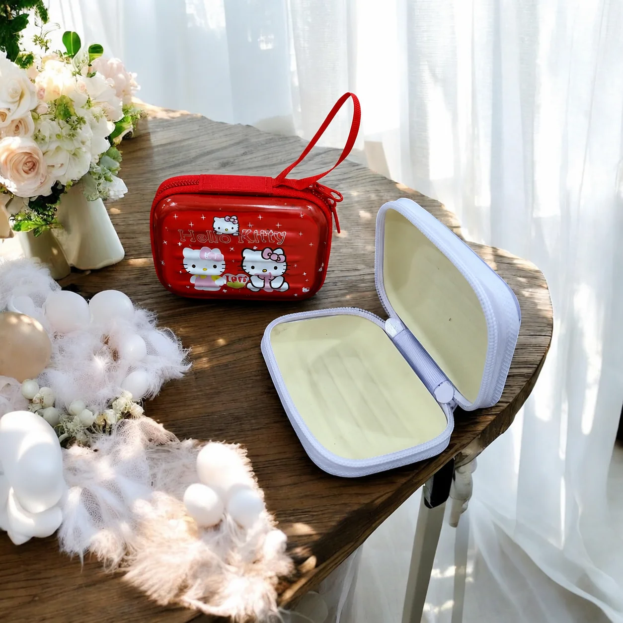 Hello Kitty Mini Metal Hard Shell Pouch